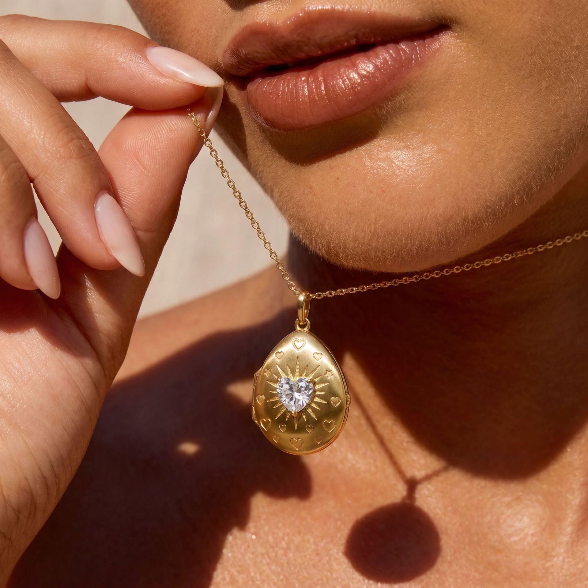 Vintage Gold Photo Locket Necklace | Heart, Teardrop & Rectangle Multi-Style