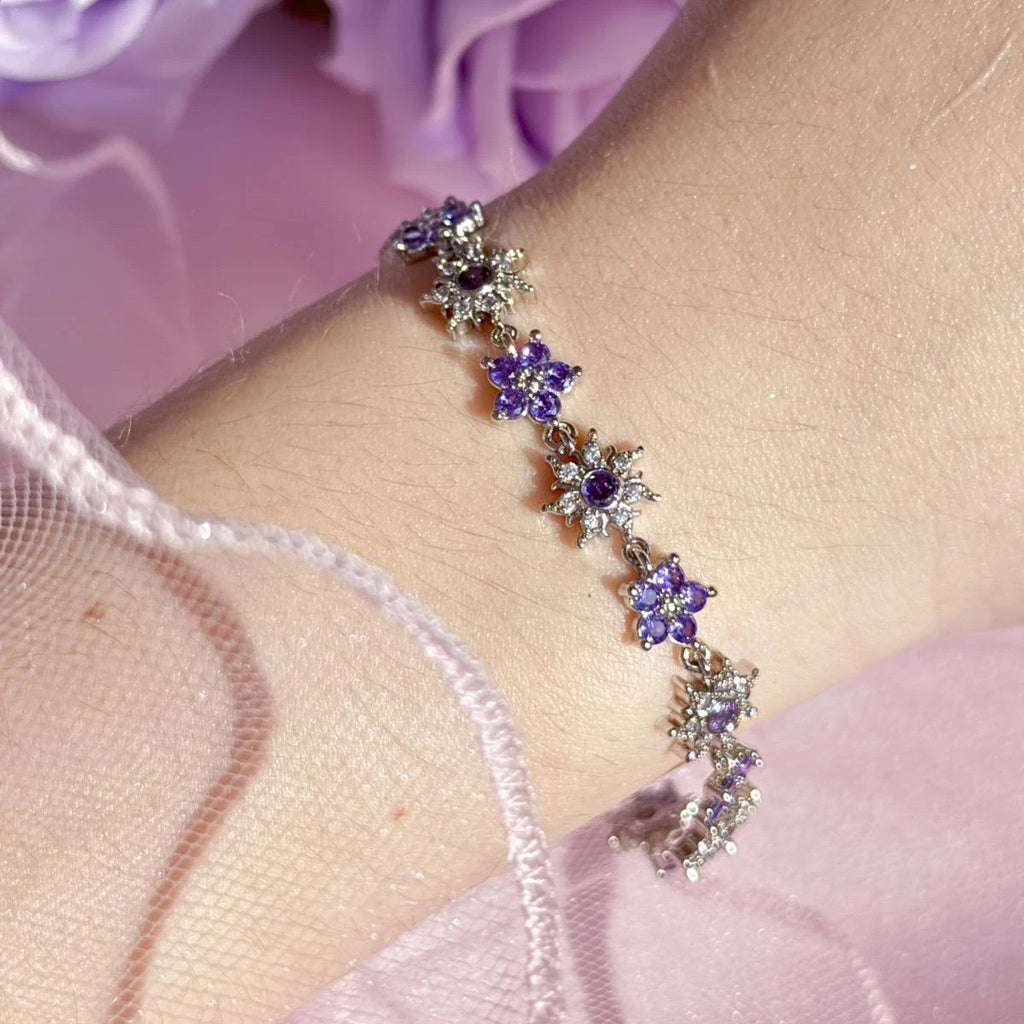 Sweet Floral Daisy Princess Bracelet – Delicate Niche Luxury | Everyday Wear