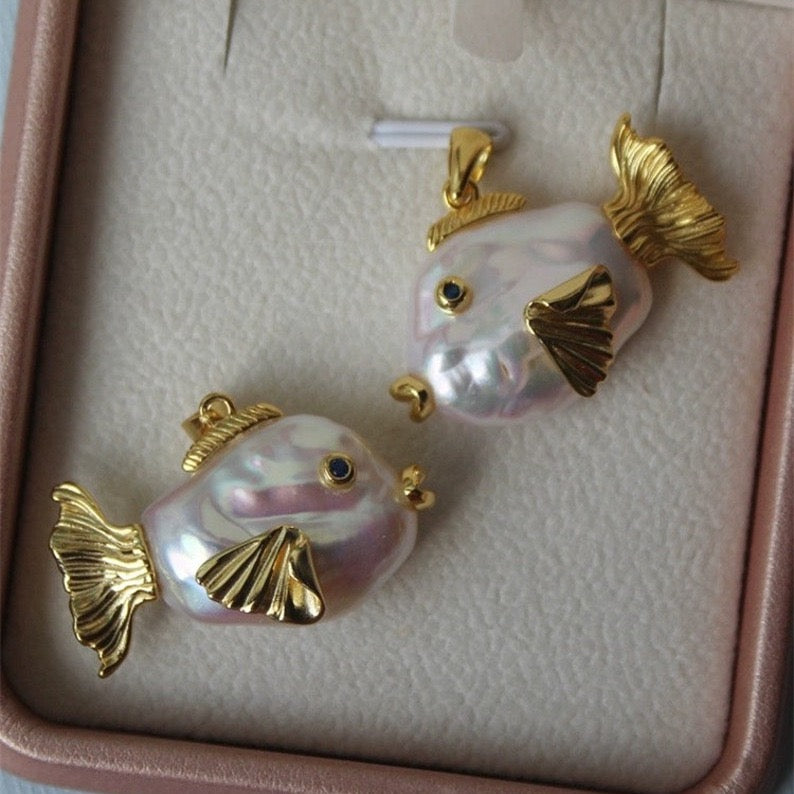 Ocean World Clownfish Natural Pearl Baroque Fish Pendant Collarbone Necklace