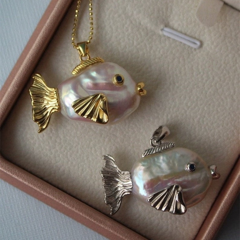 Ocean World Clownfish Natural Pearl Baroque Fish Pendant Collarbone Necklace