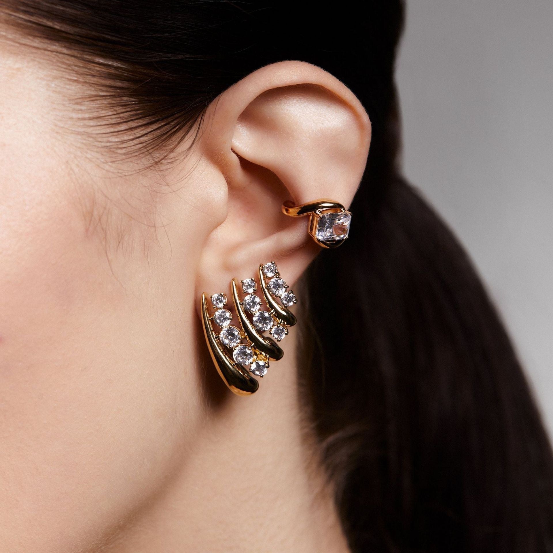 Vintage Wide-Band Zirconia Statement Earrings – Luxe, Versatile & Refined