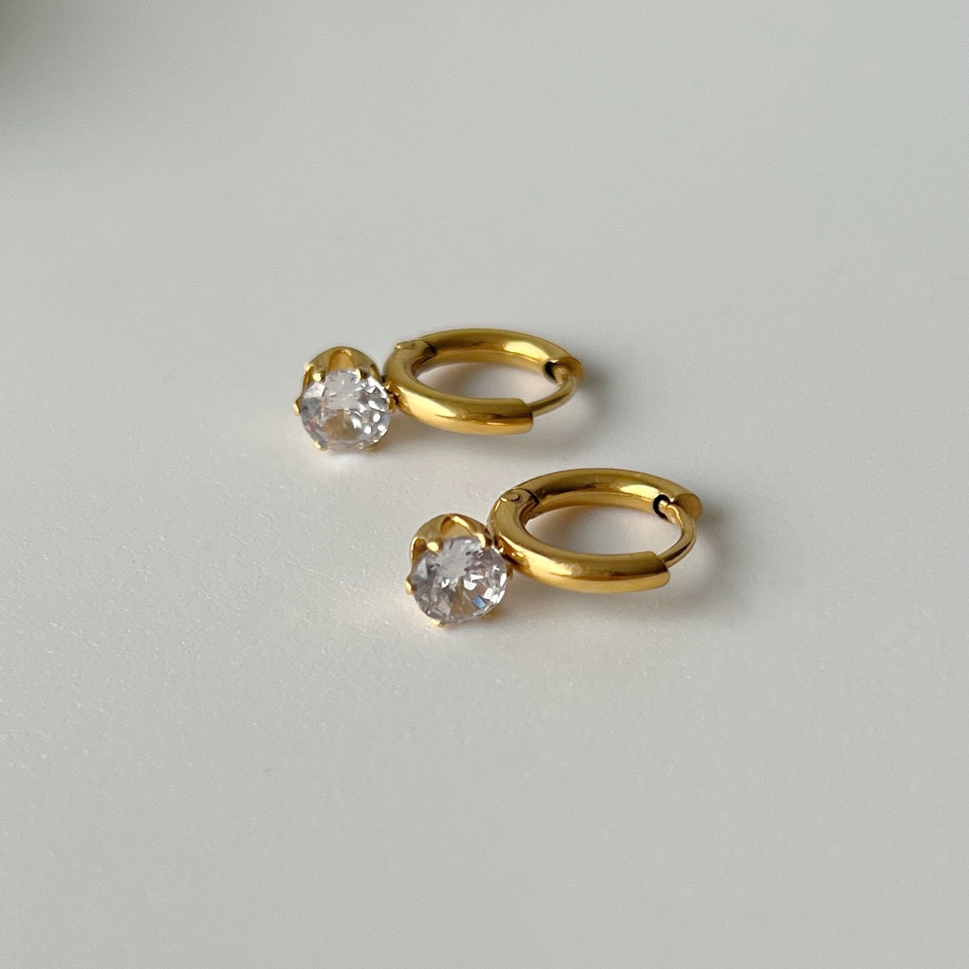 Minimalist Luxury 18K Gold Plated Titanium Steel Single Diamond Zirconia Pendant Earrings