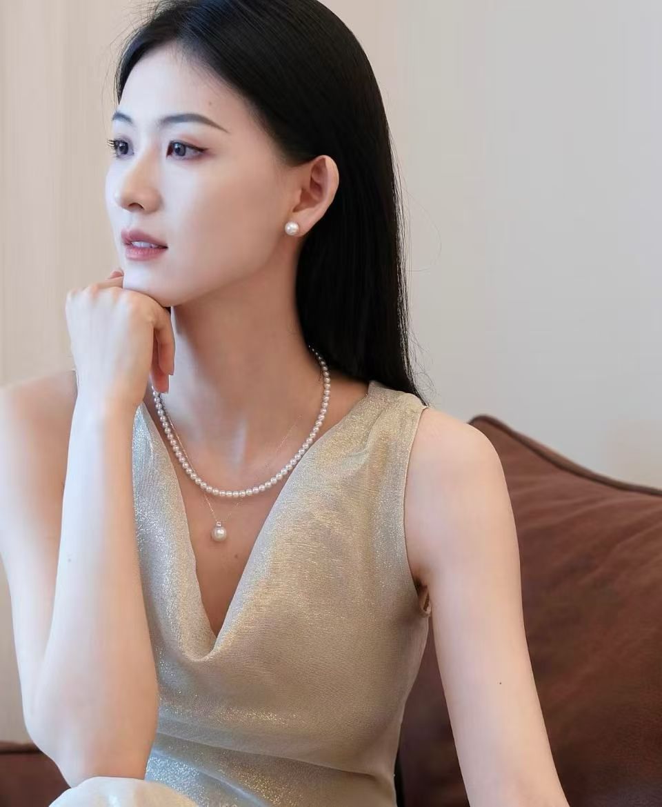 Freshwater Pearl Stud Earrings 8-8.5mm | Elegant Everyday