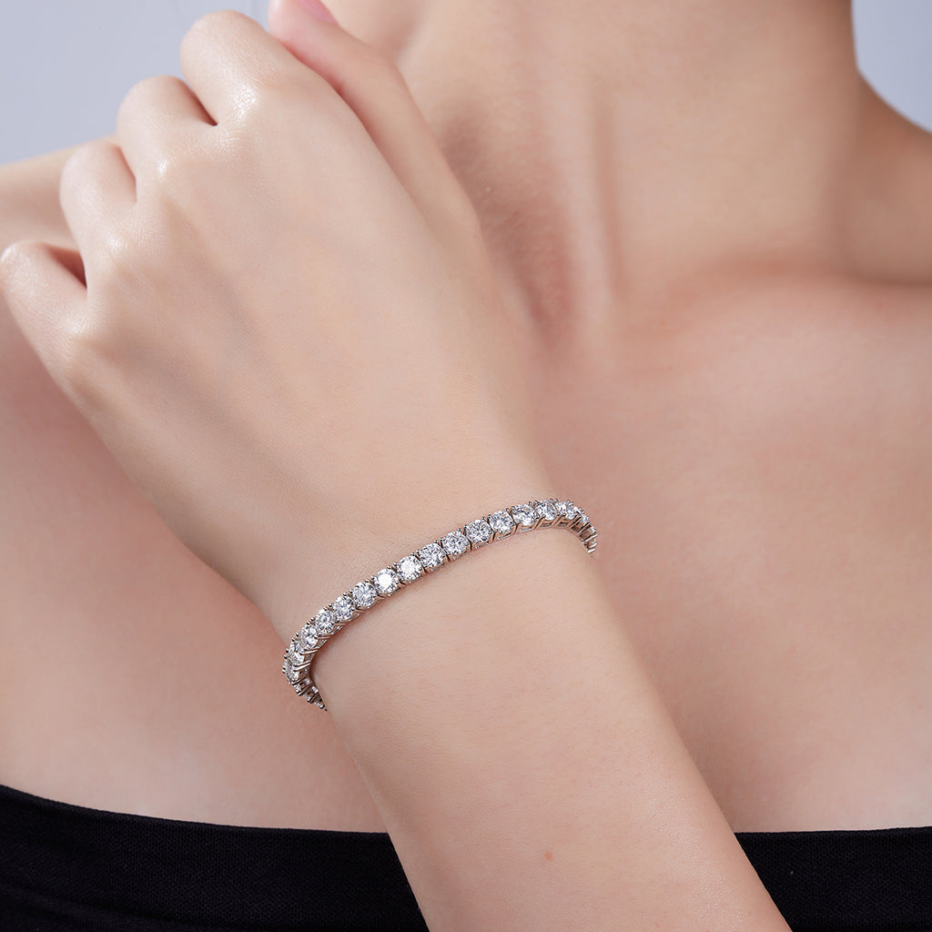 Classic Four-Prong D VVS Moissanite Tennis Bracelet (S925 Silver)