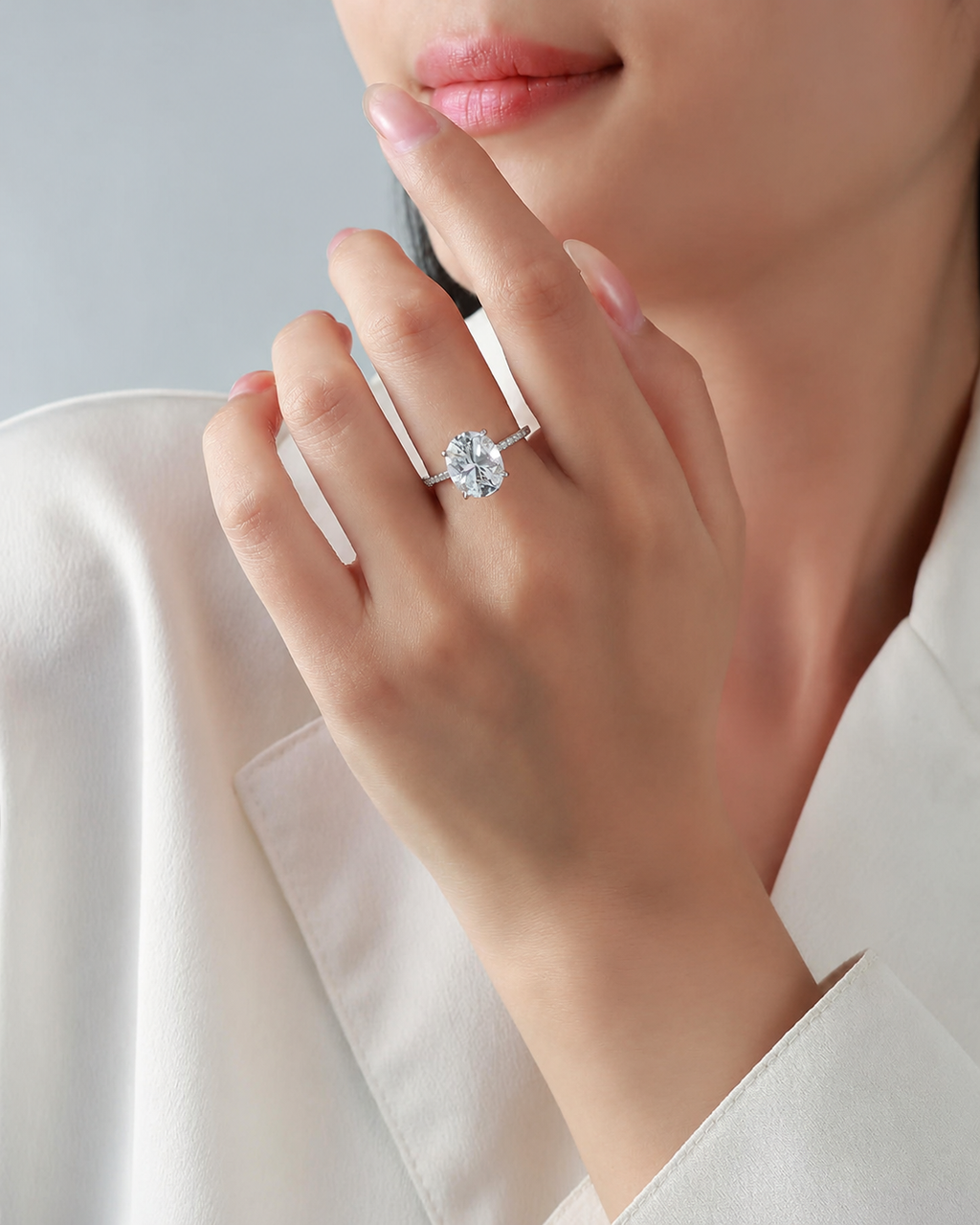 18K White Gold Oval Moissanite Pigeon Egg Ring