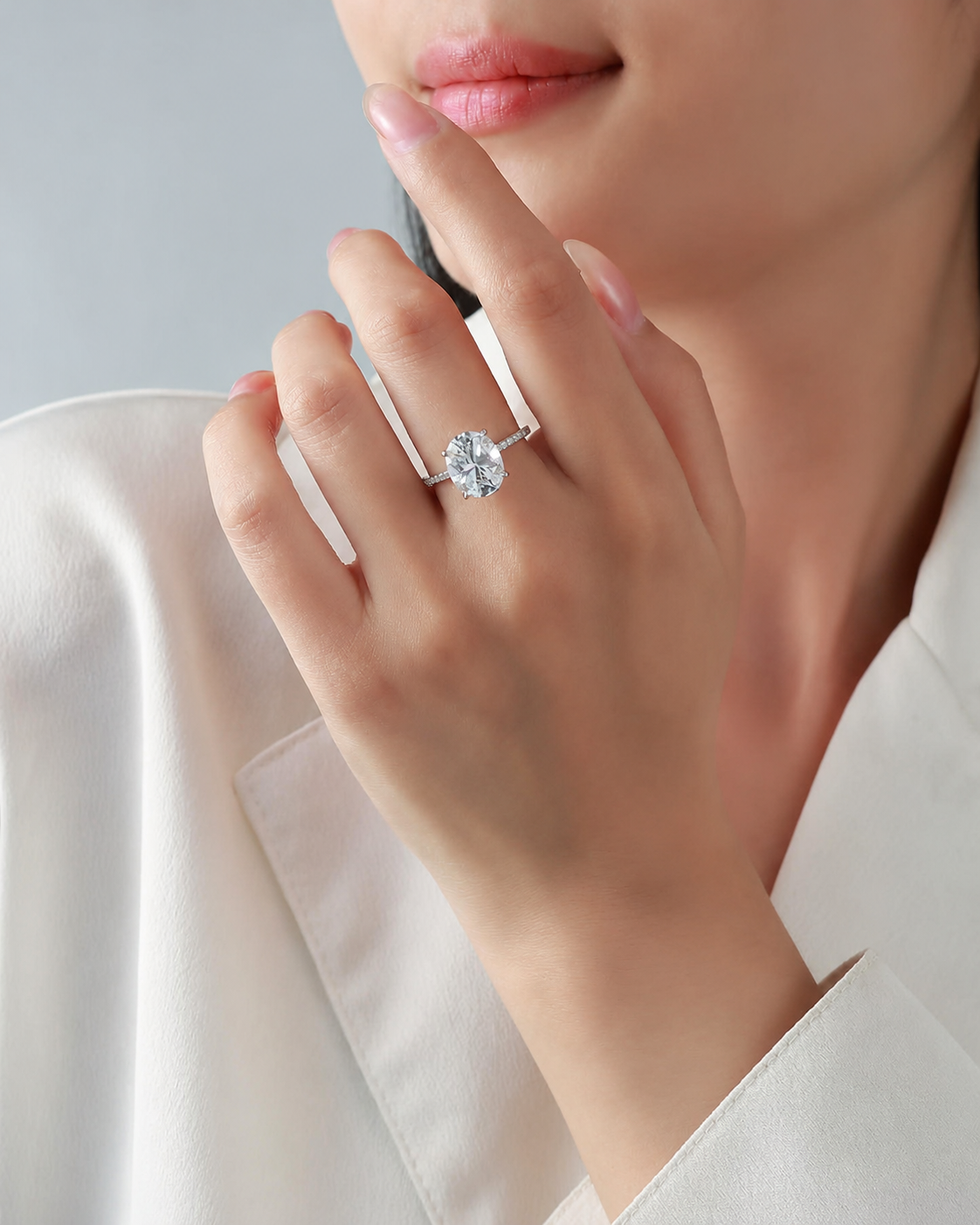 18K White Gold Oval Moissanite Pigeon Egg Ring
