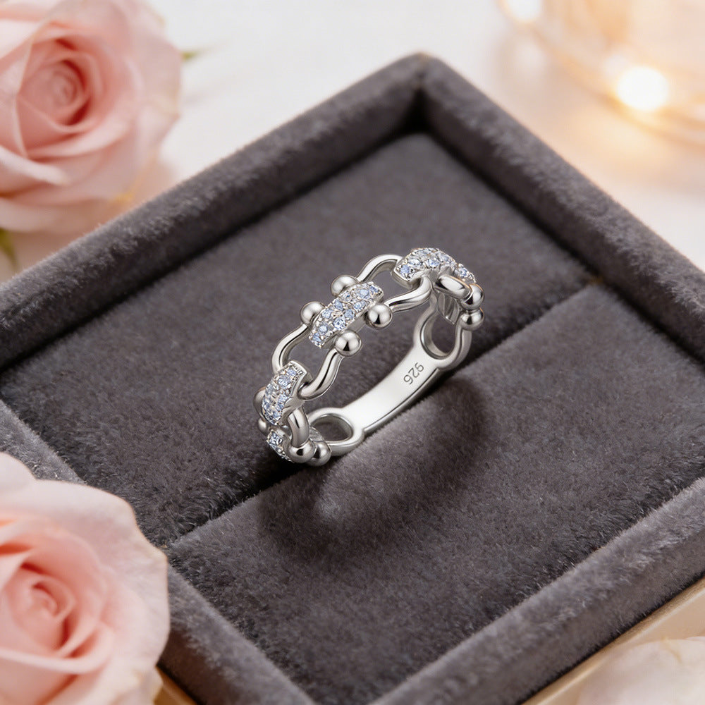 18K Gold Round Moissanite Chain Link Confession Ring 0.2ct
