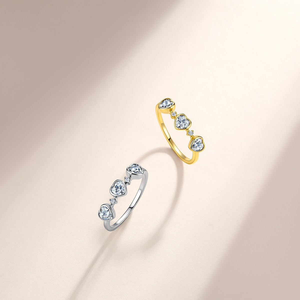 18K Gold Heart Moissanite Bubble Linked Hearts Ring 0.9ct