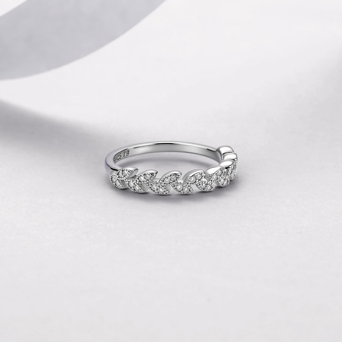 18K White Gold Vine Moissanite Ring 0.16ct