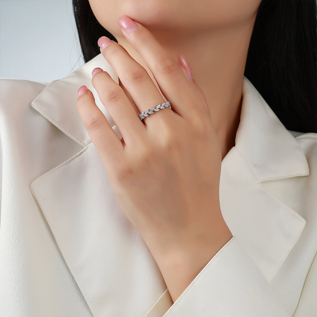 18K White Gold Vine Moissanite Ring 0.16ct