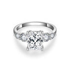 Fang Ying Yi Cai | 18K White Gold Radiant Cut Moissanite Ring | 3ct