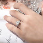 Fang Ying Yi Cai | 18K White Gold Radiant Cut Moissanite Ring | 3ct
