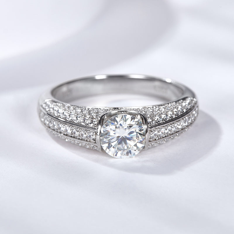 Yuan Bo | 18K White Gold Round Moissanite Ring | 1.0ct / 2.0ct