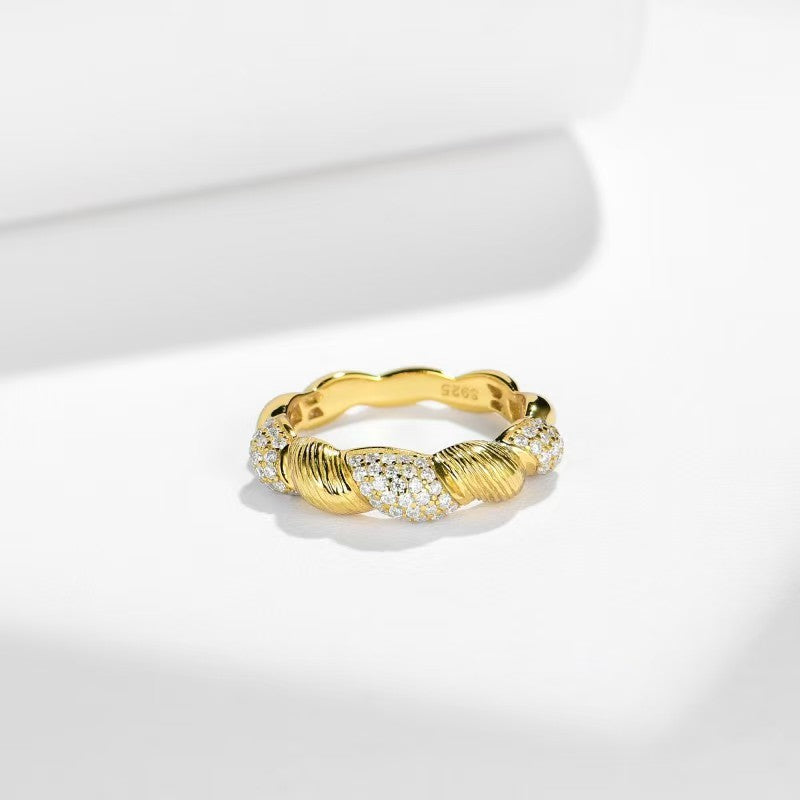 Re Lian Chan Mian | 18K Yellow Gold Round Moissanite Promise Ring | 0.385ct