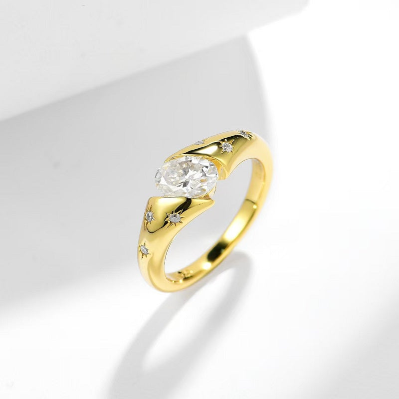 Xing Chen Jin Guang | 18K Yellow Gold Oval Moissanite Ring | 1.0ct 7×5mm