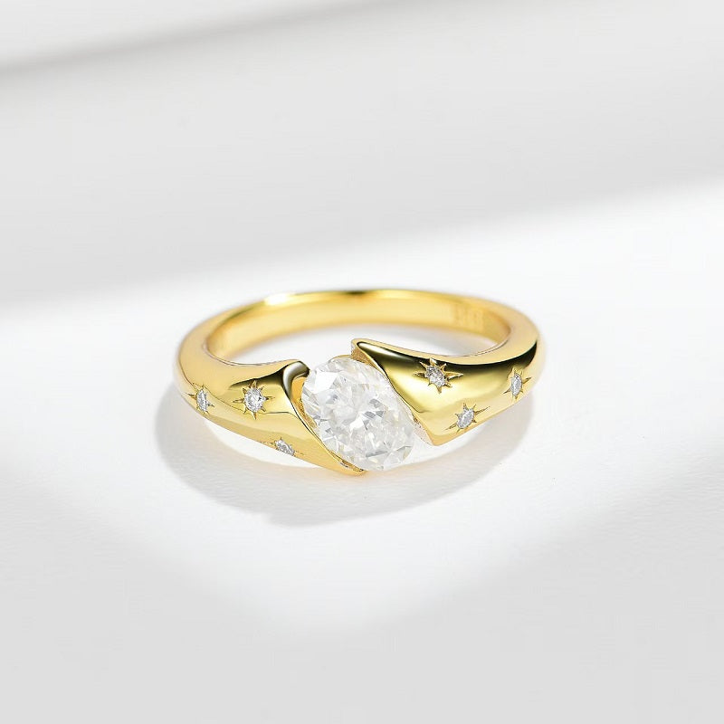Xing Chen Jin Guang | 18K Yellow Gold Oval Moissanite Ring | 1.0ct 7×5mm