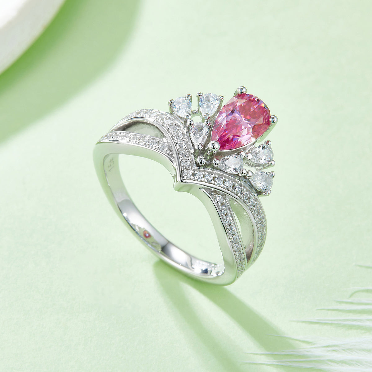 V Qian Jin | 18K White Gold Pear Cut Coloured Moissanite Ring | 1ct D-Grade