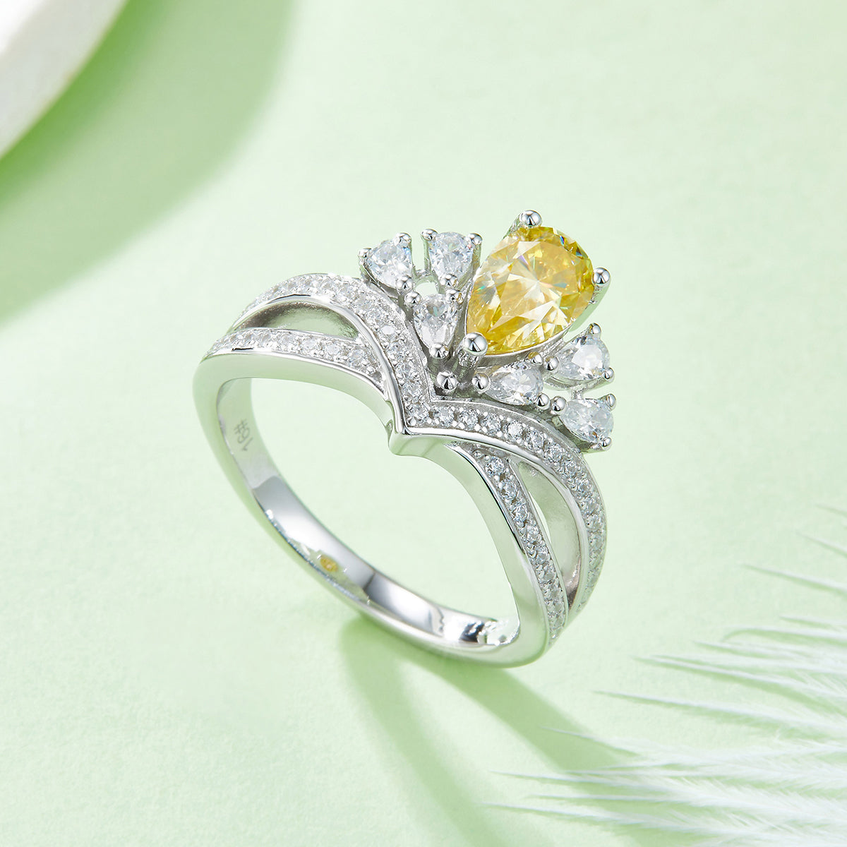 V Qian Jin | 18K White Gold Pear Cut Coloured Moissanite Ring | 1ct D-Grade