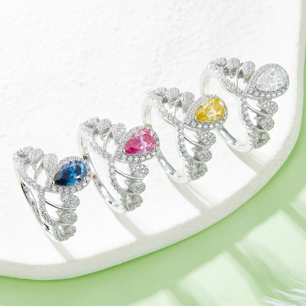 V Crown | 18K White Gold Pear Cut Coloured Moissanite Ring | 1ct D-Grade