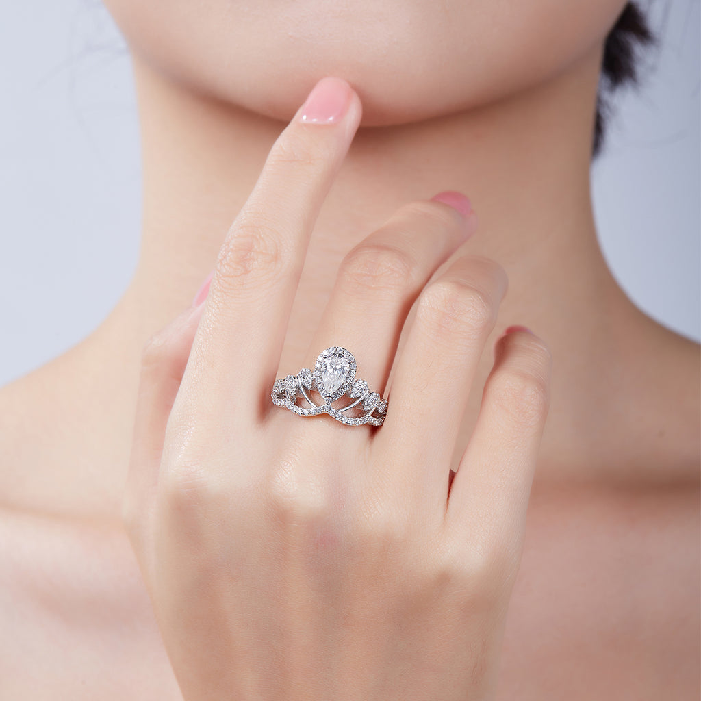 V Crown | 18K White Gold Pear Cut Coloured Moissanite Ring | 1ct D-Grade