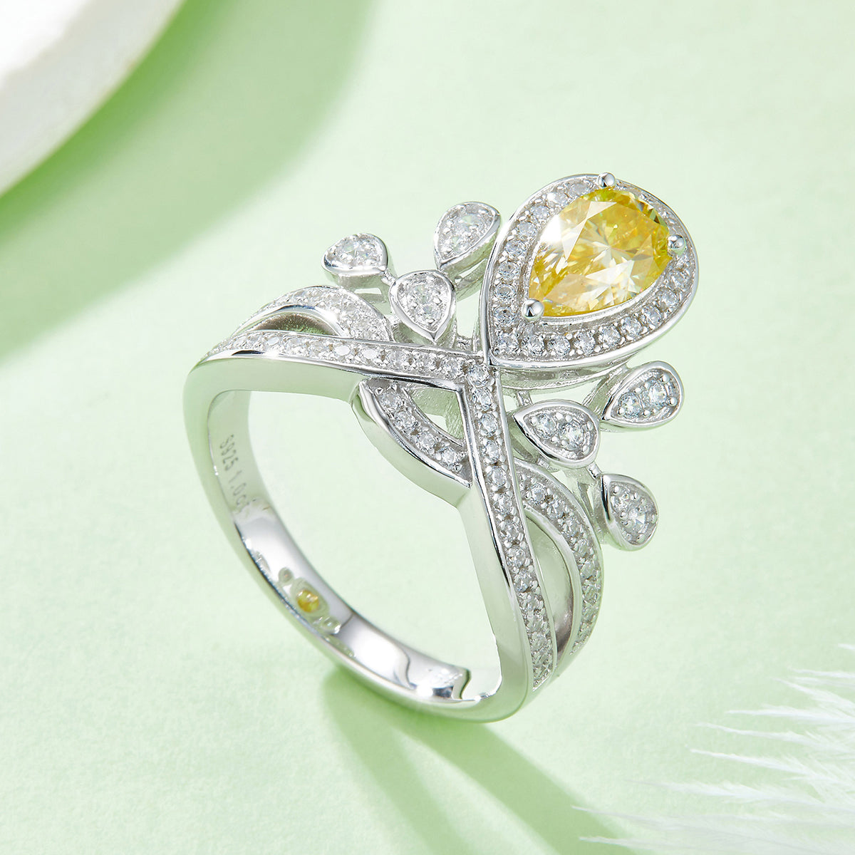 V Queen | 18K White Gold Pear Cut Coloured Moissanite Ring | 1.0ct D-Grade