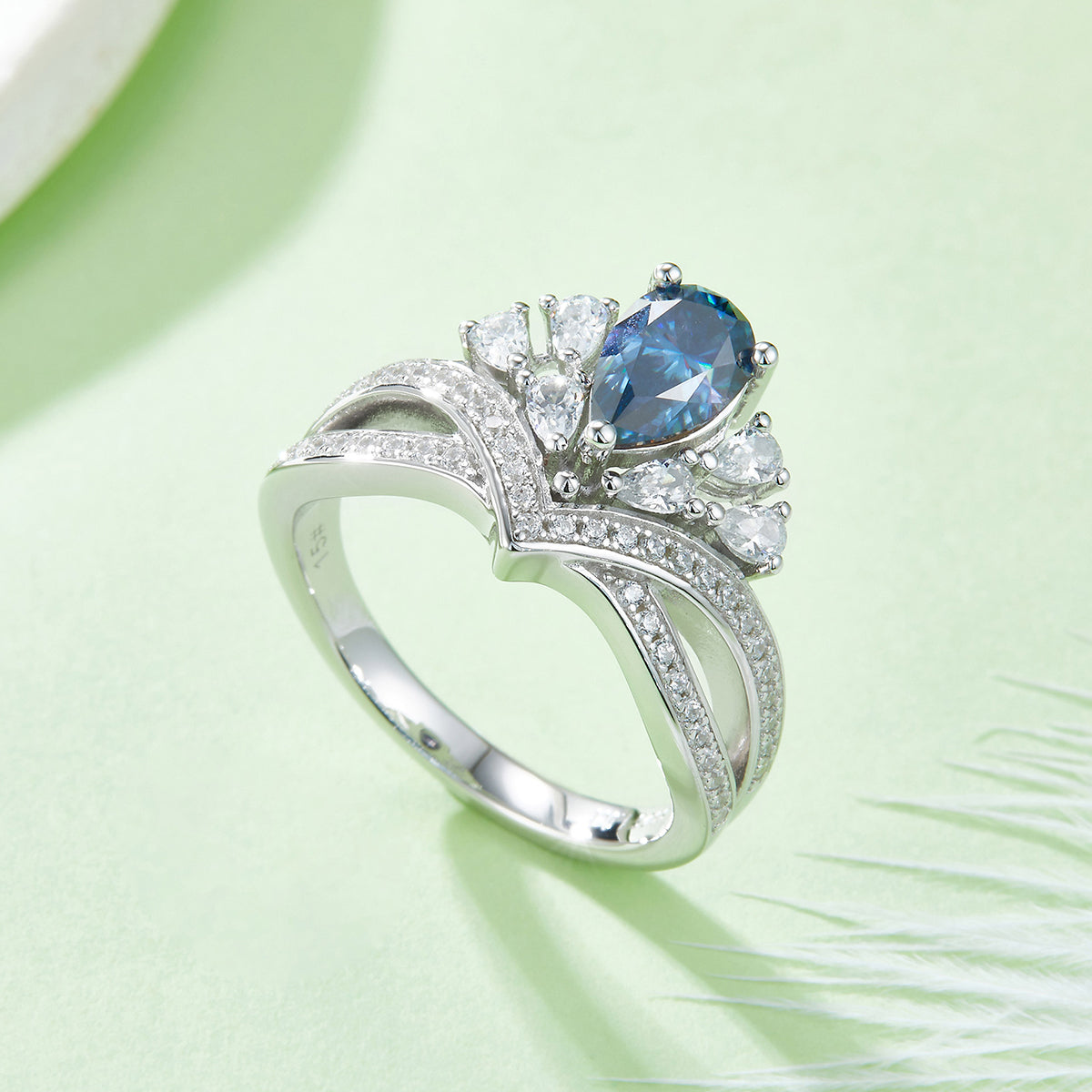 V Qian Jin | 18K White Gold Pear Cut Coloured Moissanite Ring | 1ct D-Grade