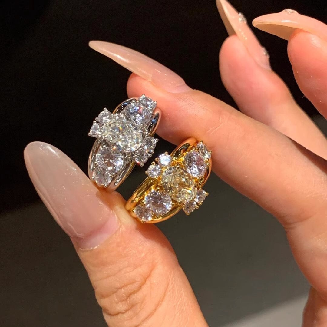 1ct Oval-Cut Moissanite Halo Ring in 18K Gold-Plated S925 Silver
