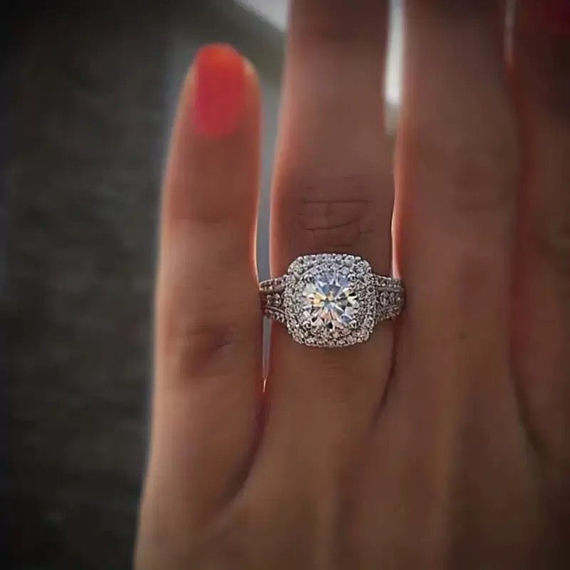 Sterling Silver 18K White Gold-Plated Pavé Moissanite Ring - UMI