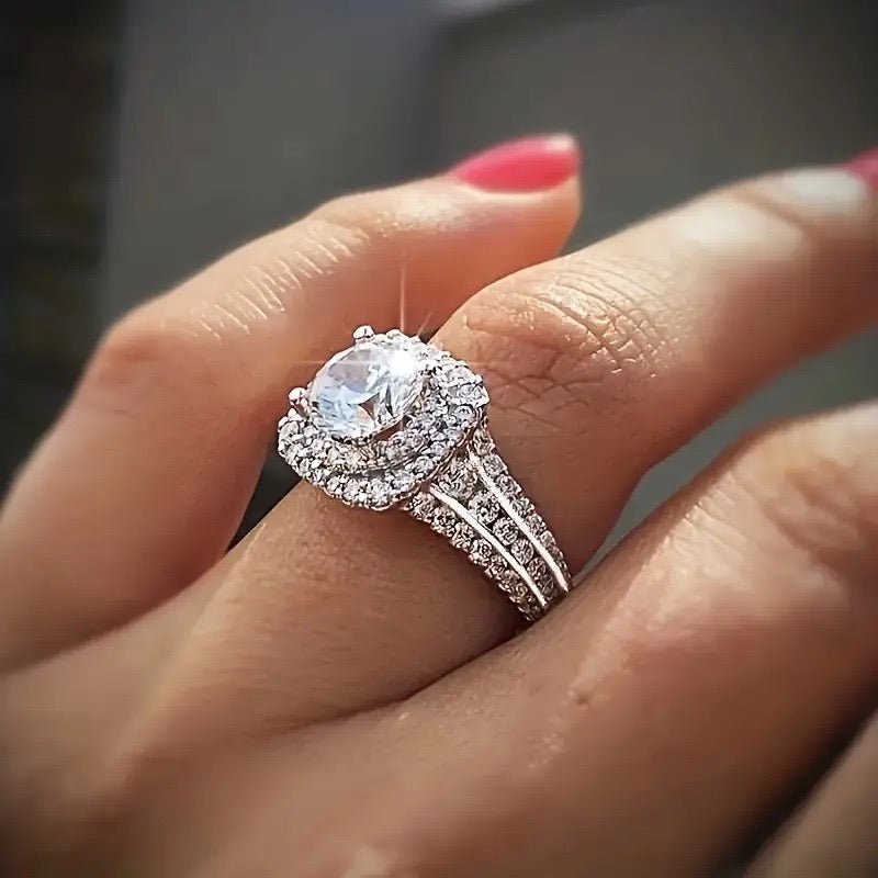 Sterling Silver 18K White Gold-Plated Pavé Moissanite Ring - UMI