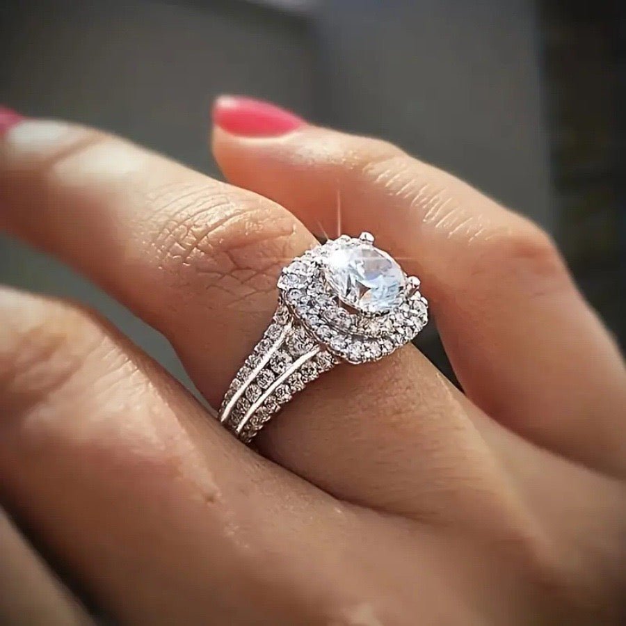 Sterling Silver 18K White Gold-Plated Pavé Moissanite Ring - UMI