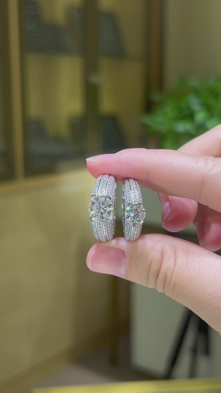 Yuan Bo | 18K White Gold Round Moissanite Ring | 1.0ct / 2.0ct